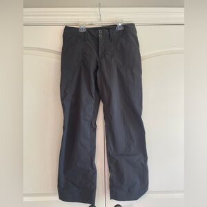 Women’s charcoal Arc’teryx athletic pants